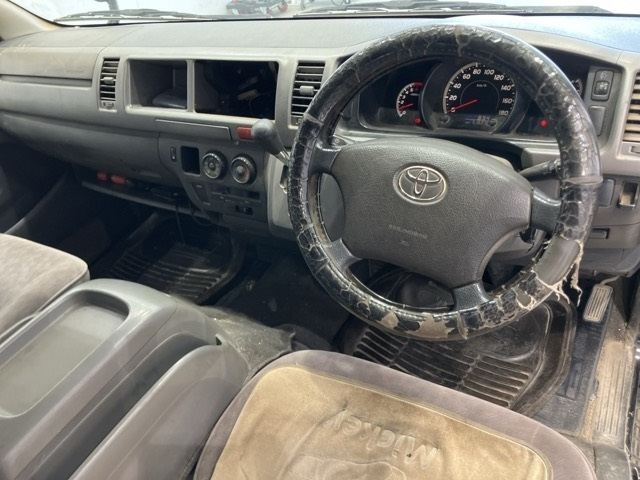 TOYOTA HIACE 2009