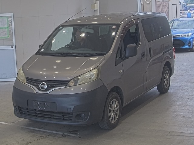 NISSAN NV200 2010