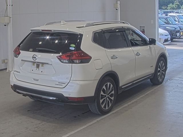 NISSAN X-TRAIL 2018