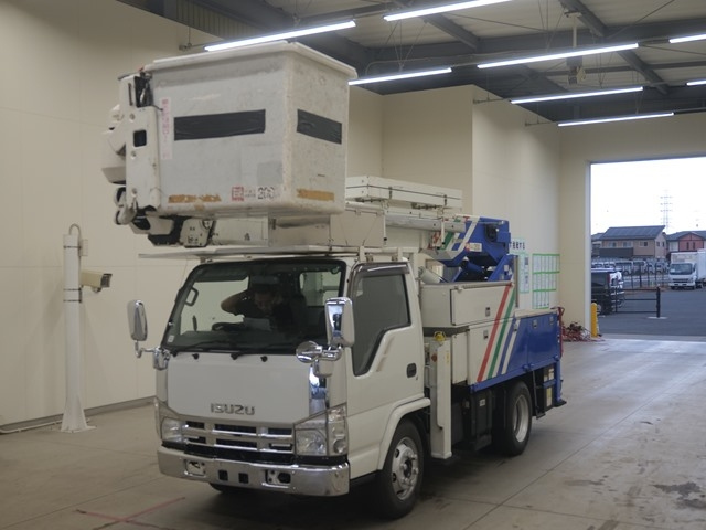 ISUZU ELF 2008