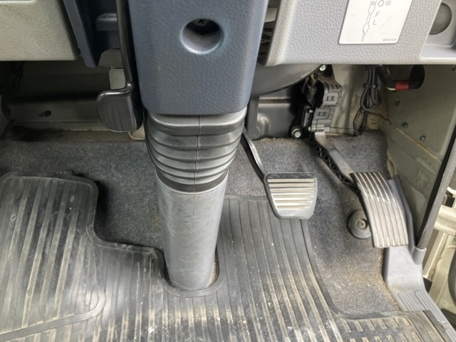 MITSUBISHI CANTER 2011