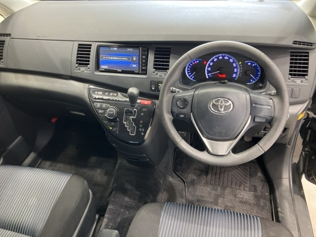TOYOTA ISIS 2016