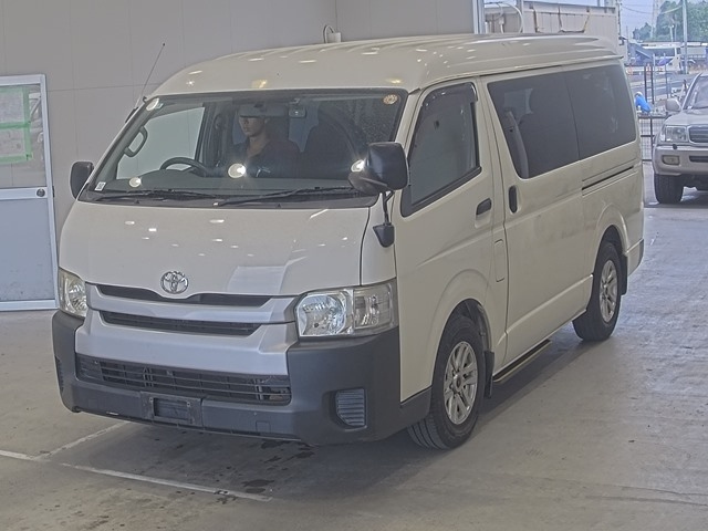 TOYOTA HIACE 2014