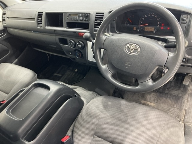 TOYOTA HIACE 2014