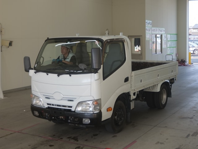 HINO DUTRO 2015