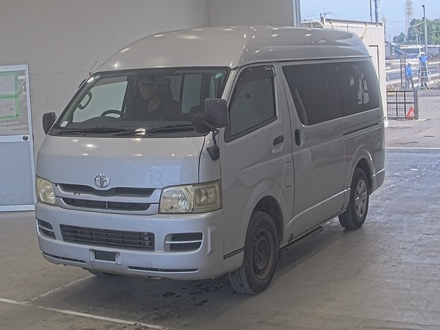 TOYOTA REGIUS ACE VAN 2010