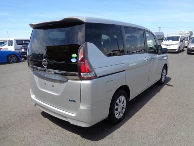 NISSAN SERENA 2018