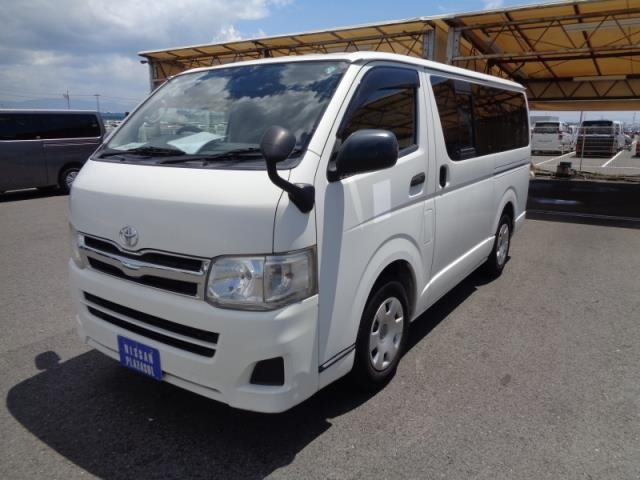 TOYOTA HIACE VAN 2013