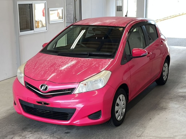 TOYOTA VITZ 2013