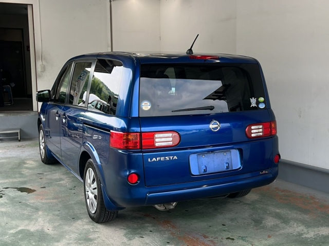 NISSAN LAFESTA 2010