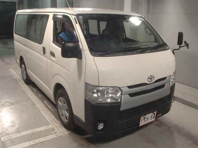 TOYOTA HIACE VAN 2019