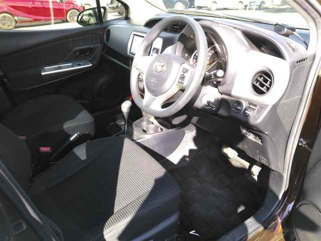TOYOTA VITZ 2014