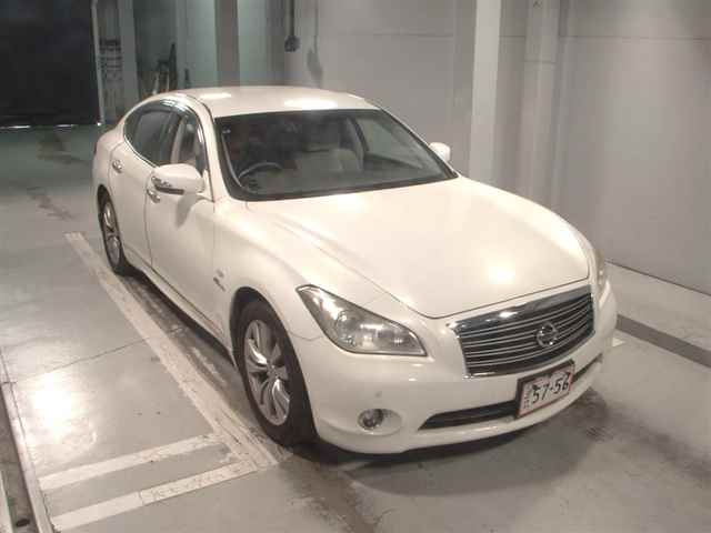 NISSAN FUGA 2013