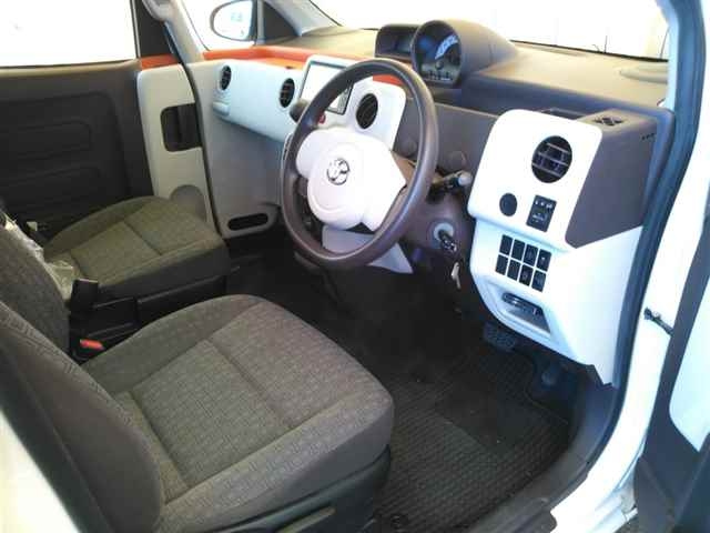 TOYOTA PORTE 2013