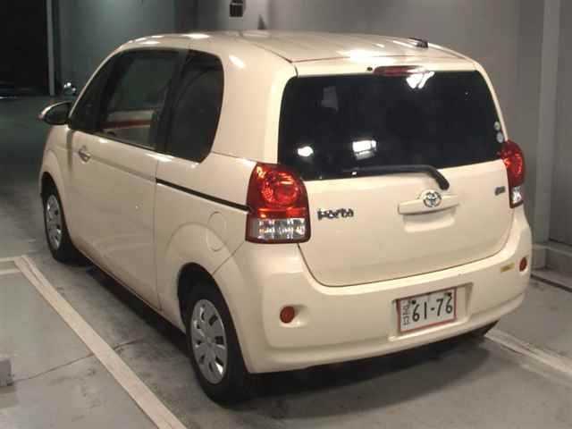 TOYOTA PORTE 2013