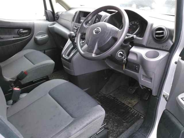 NISSAN NV200 2018