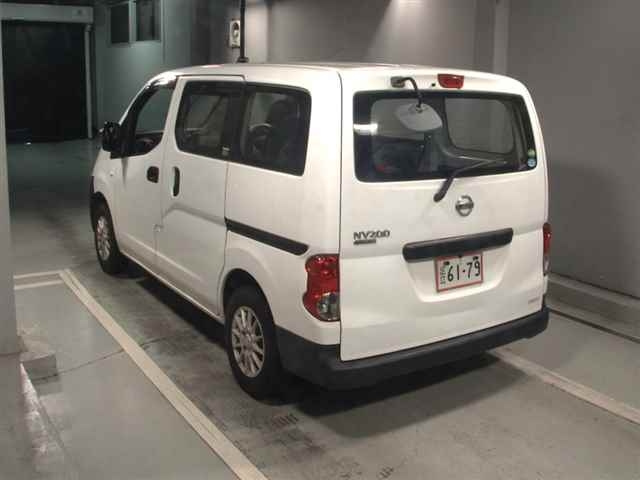 NISSAN NV200 2013