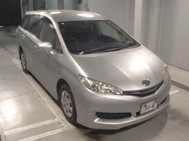 TOYOTA WISH 2016