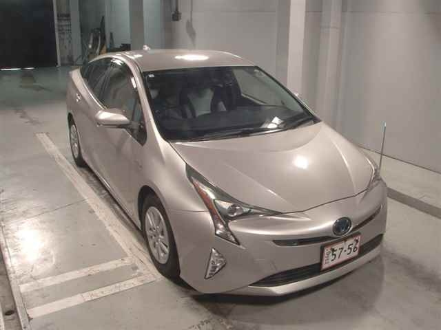TOYOTA PRIUS 2016