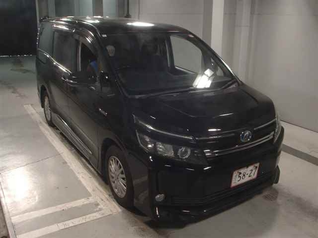 TOYOTA VOXY 2014