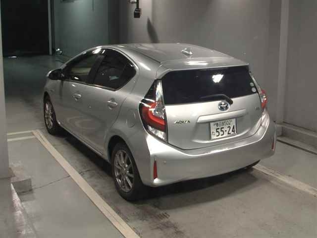 TOYOTA AQUA 2017