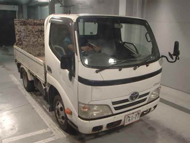 TOYOTA DYNA 2010