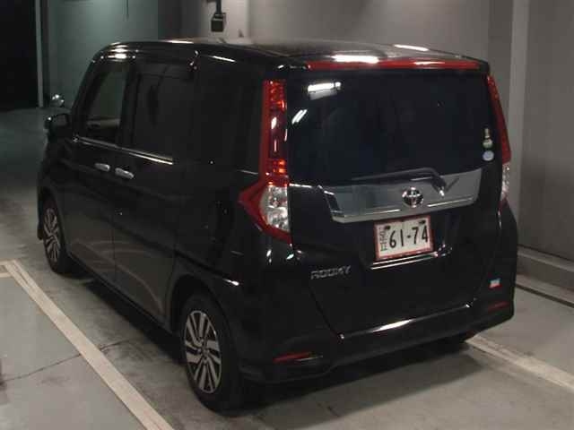 TOYOTA ROOMY 2016