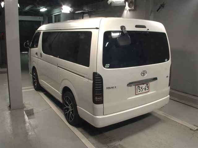 TOYOTA HIACE 2012