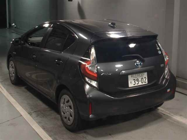 TOYOTA AQUA 2017