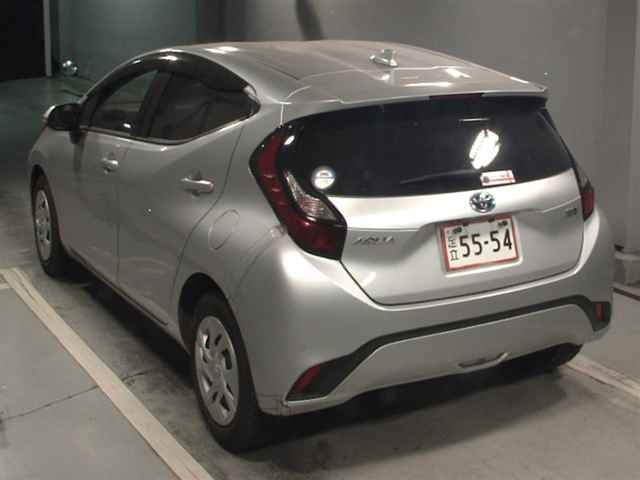 TOYOTA AQUA 2022