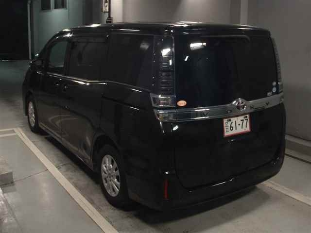 TOYOTA VOXY 2018