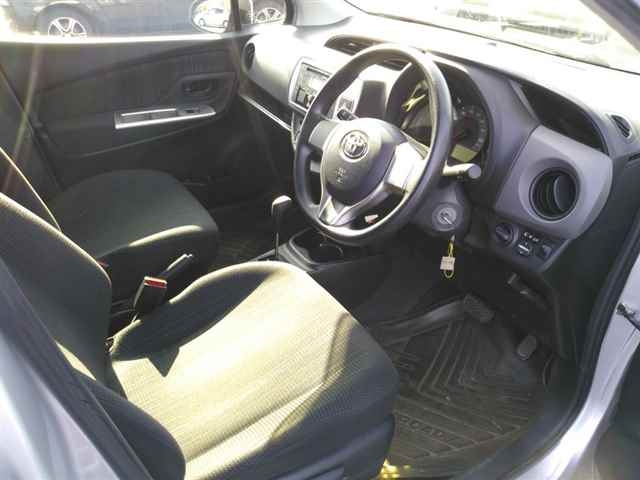 TOYOTA VITZ 2014