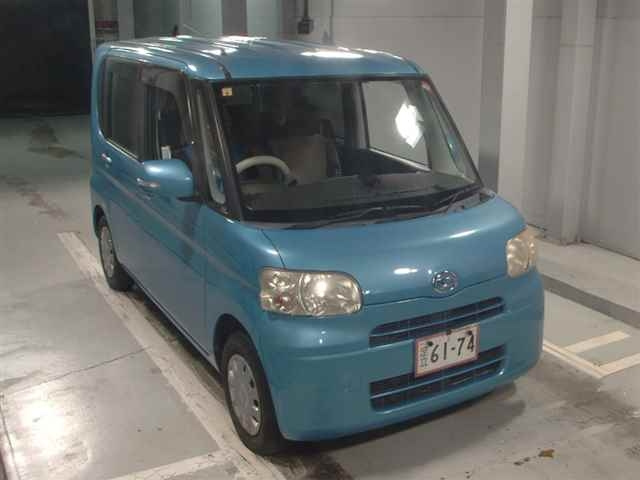 DAIHATSU TANTO 2010