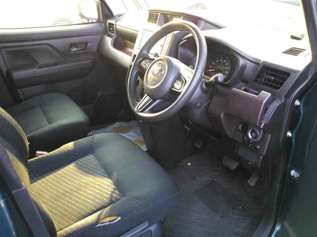 TOYOTA ROOMY 2017