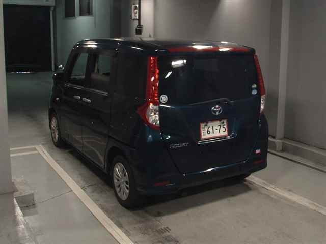 TOYOTA ROOMY 2017