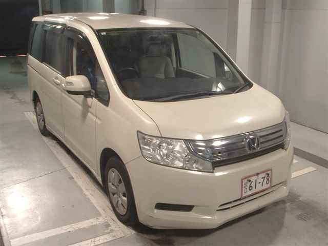HONDA STEP WAGON 2011