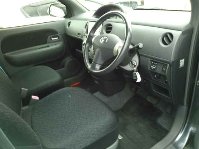 TOYOTA SIENTA 2011