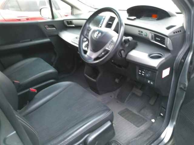 HONDA FREED 2011