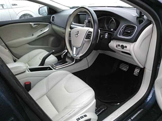 VOLVO V40 2017
