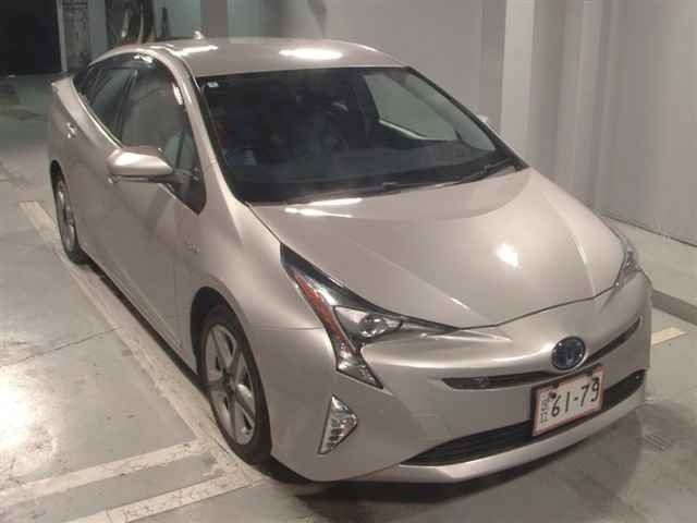 TOYOTA PRIUS 2016