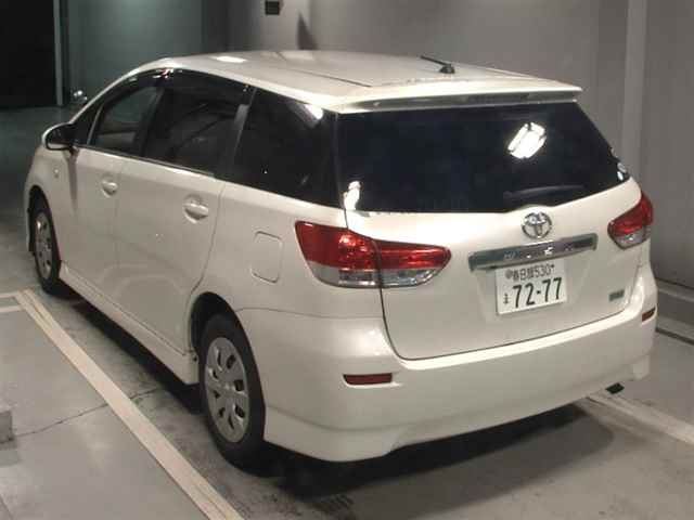 TOYOTA WISH 2011