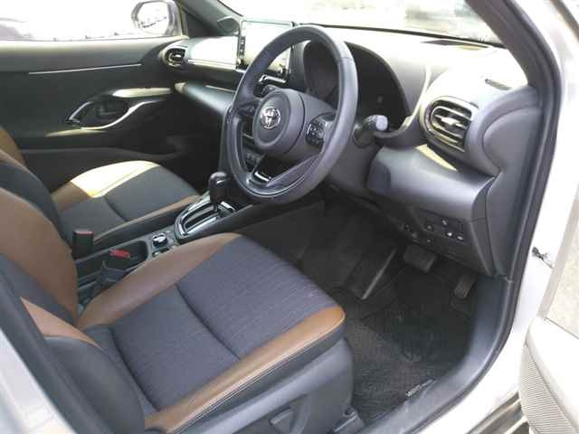TOYOTA YARIS CROSS 2023