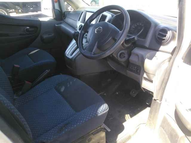 NISSAN NV200 2013