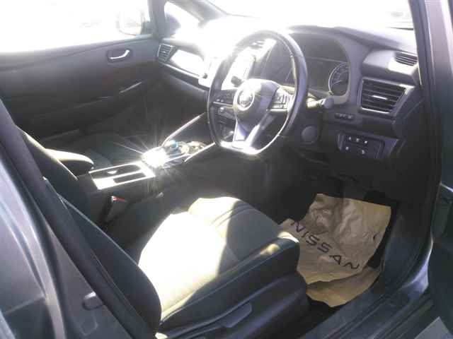 NISSAN LEAF 2020