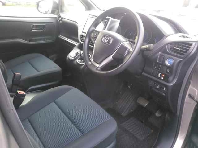 TOYOTA NOAH 2020