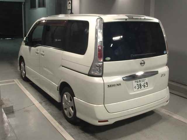 NISSAN SERENA 2010