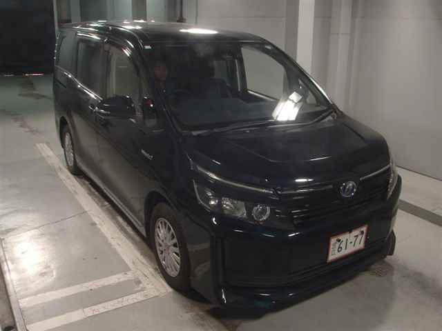 TOYOTA VOXY 2016