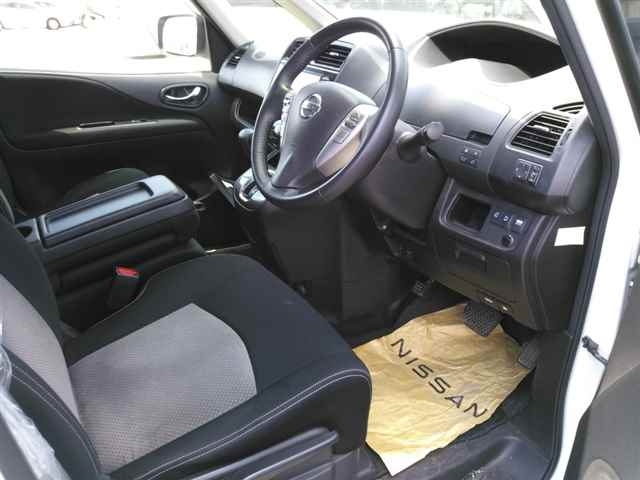NISSAN SERENA 2011