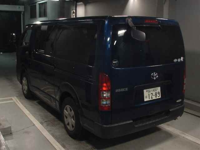 TOYOTA HIACE VAN 2013