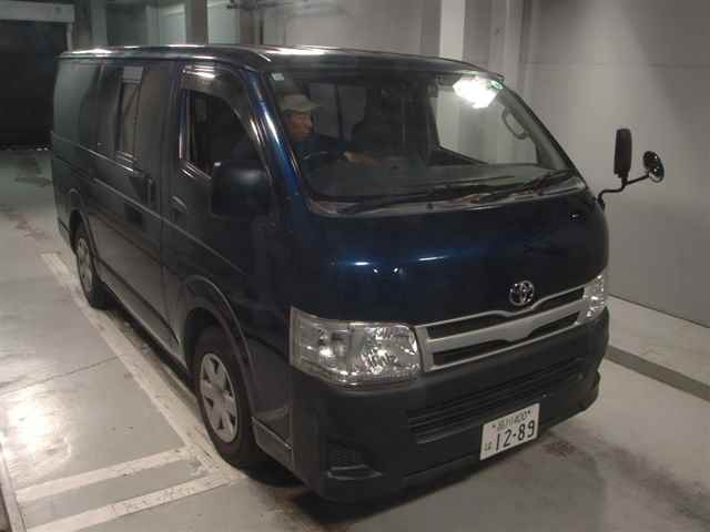 TOYOTA HIACE VAN 2013
